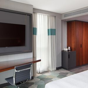 Camera deluxe con letto king size d'angolo